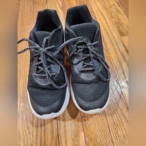 Black Tennis shoes with Memory foam soles size 8.5